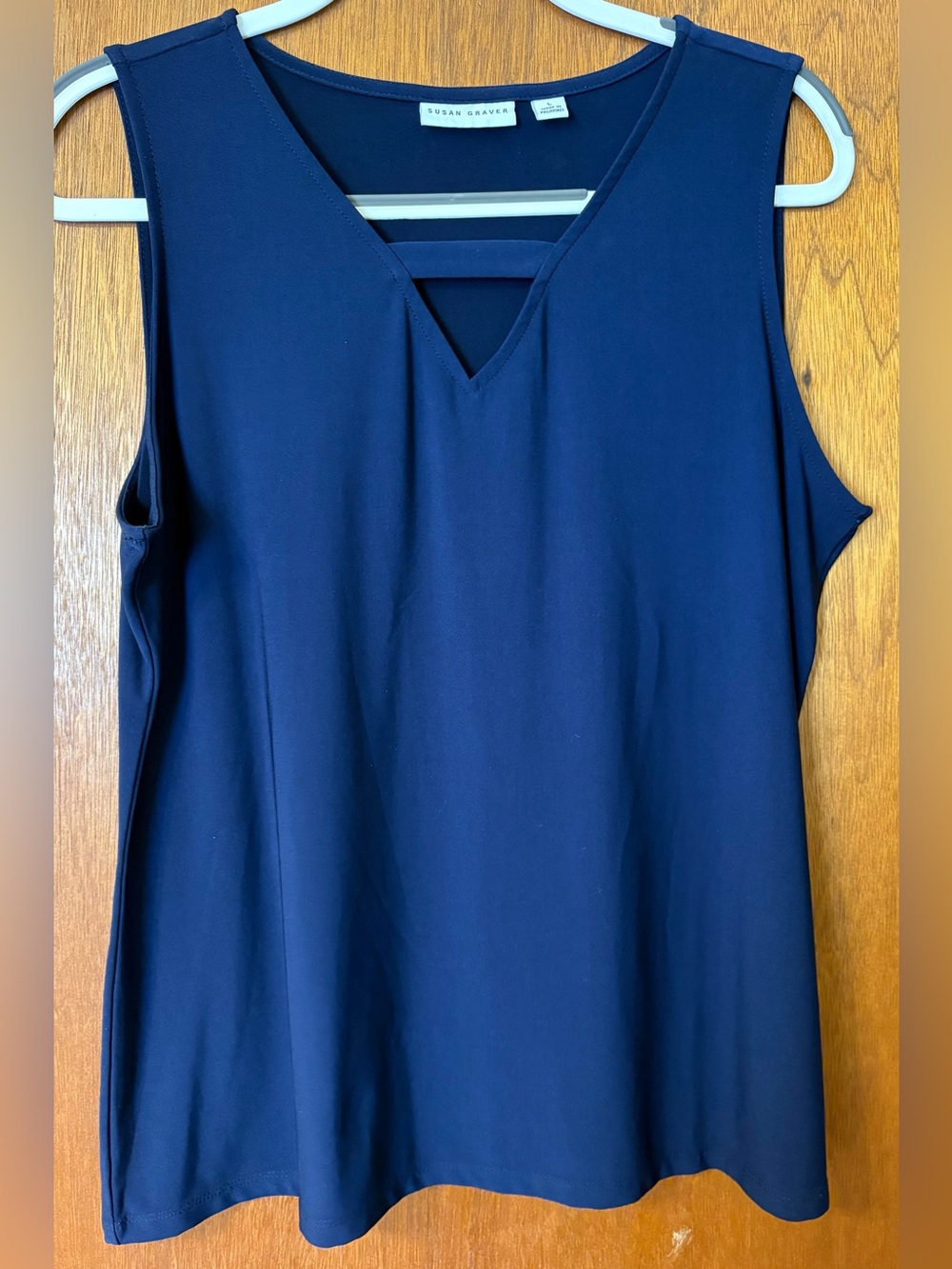 Susan Graver navy blue liquid knit sleeveless v-neck tank with cutout Size Large